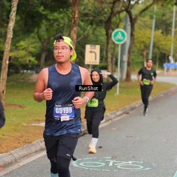 Runner Photo 5674471