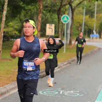 Runner Photo 5674472