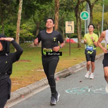 Runner Photo 5674495