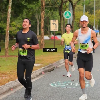 Runner Photo 5674496