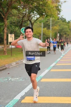 Runner Photo 5674574
