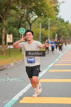 Runner Photo 5674575