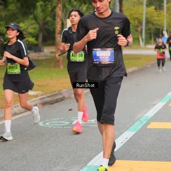 Runner Photo 5674673