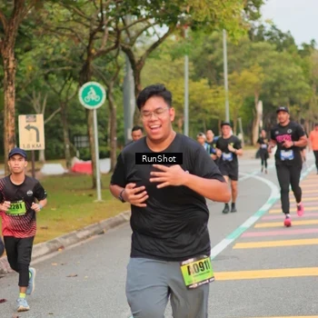 Runner Photo 5674696