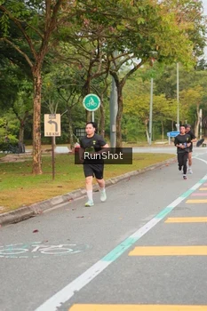 Runner Photo 5674735