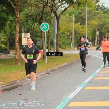 Runner Photo 5674746