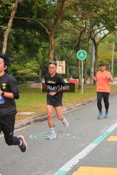Runner Photo 5674772