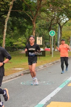 Runner Photo 5674773