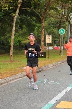 Runner Photo 5674780