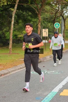 Runner Photo 5674872