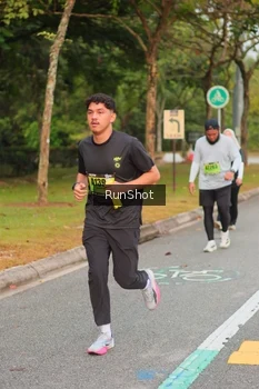 Runner Photo 5674873