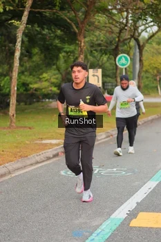 Runner Photo 5674874