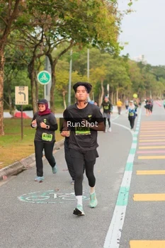 Runner Photo 5675001