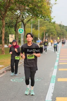 Runner Photo 5675002