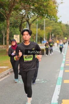 Runner Photo 5675005
