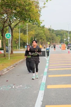 Runner Photo 5675017