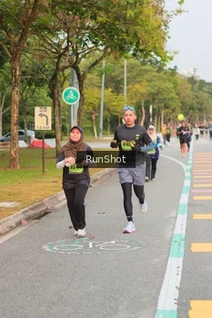 Runner Photo 5675024