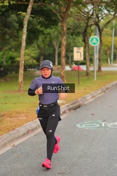 Runner Photo 5675073