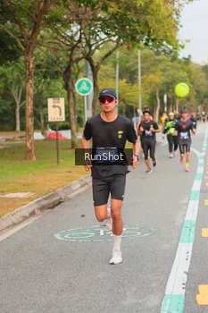 Runner Photo 5675098