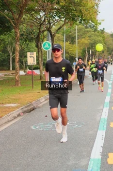 Runner Photo 5675100