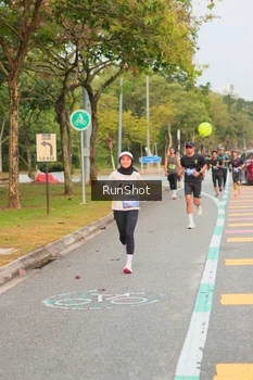 Runner Photo 5675101
