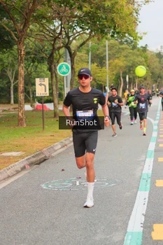 Runner Photo 5675103