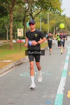 Runner Photo 5675119