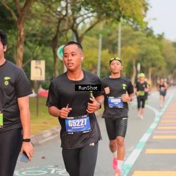 Runner Photo 5675228