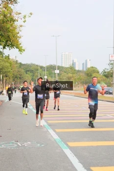 Runner Photo 5675245