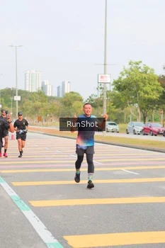 Runner Photo 5675250