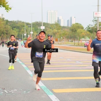 Runner Photo 5675259