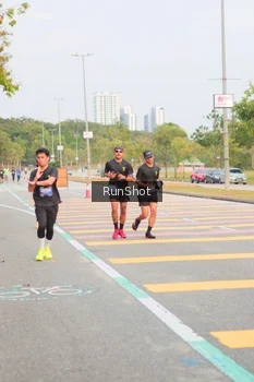 Runner Photo 5675275