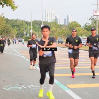 Runner Photo 5675291