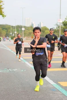 Runner Photo 5675298