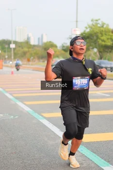 Runner Photo 5675324