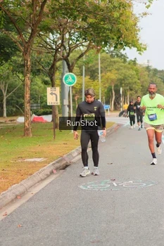 Runner Photo 5675365