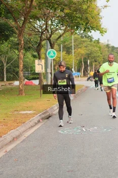 Runner Photo 5675369