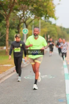 Runner Photo 5675372