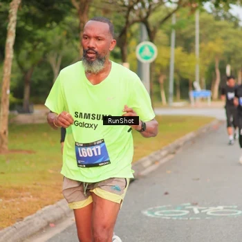 Runner Photo 5675378