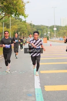 Runner Photo 5675395