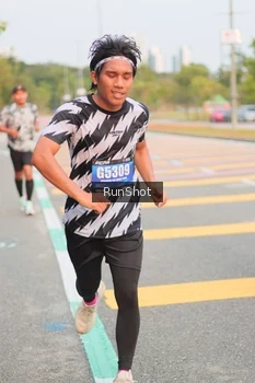Runner Photo 5675416