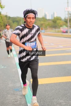Runner Photo 5675417