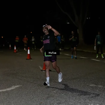 Runner Photo 5675421