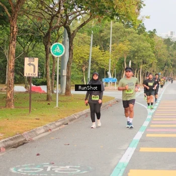 Runner Photo 5675422