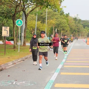 Runner Photo 5675435
