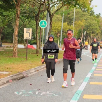 Runner Photo 5675457
