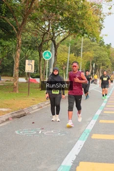 Runner Photo 5675458