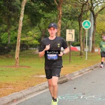 Runner Photo 5675491