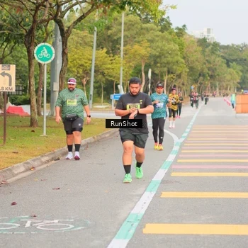 Runner Photo 5675495