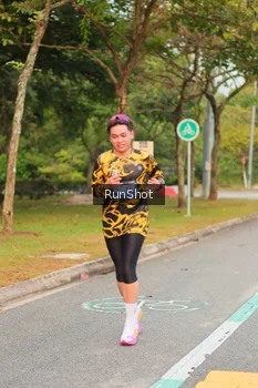 Runner Photo 5675546